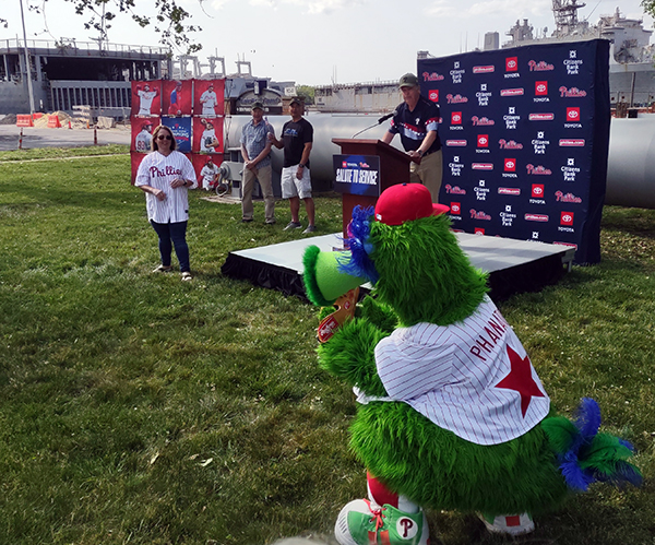 Philadelphia Phillies Phillie Phanatic GIF - Philadelphia Phillies