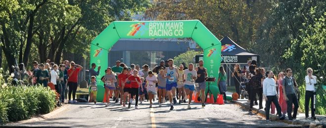 Image of the start of a 5k race.