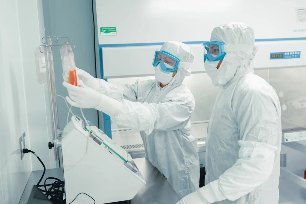 Two scientists in a lab